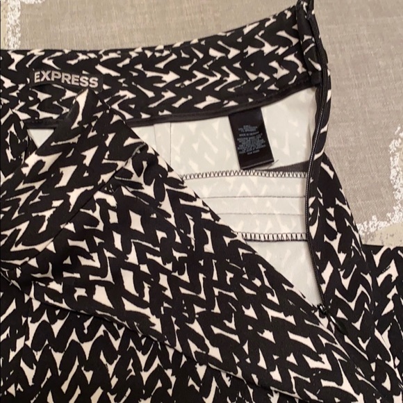 Black and White Leggings - Picture 3 of 5